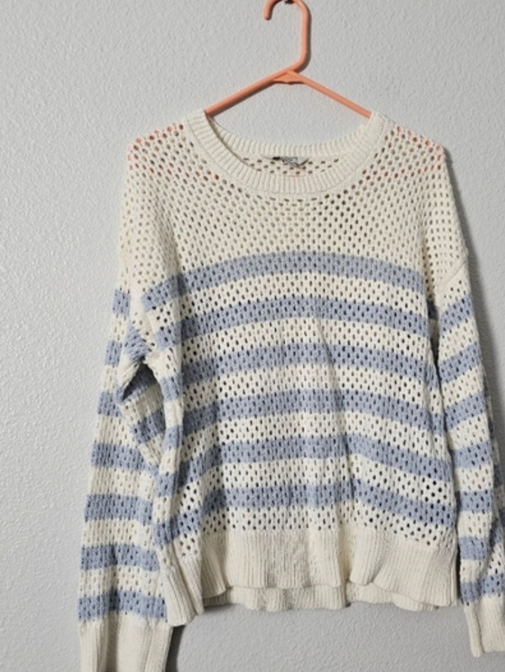 Open-Knit Cream Sweater with Light Blue Stripes Sz L